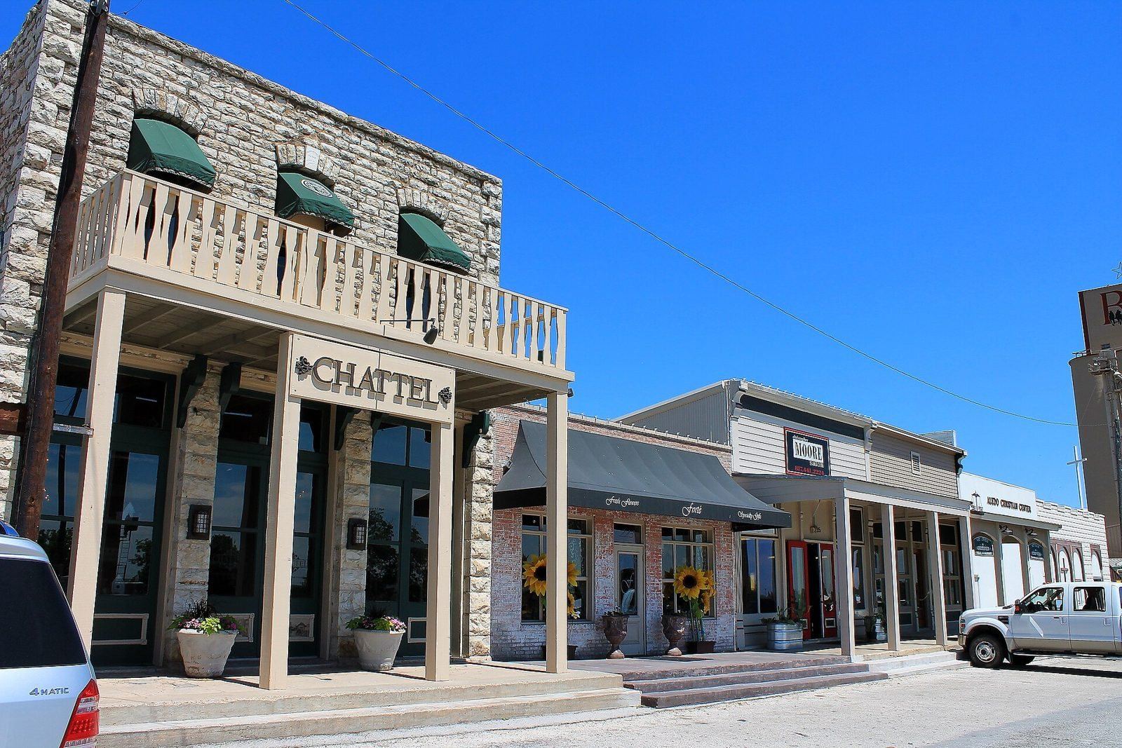 Shops along Front Street in downtown Aledo